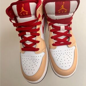 Jordan 1 mid